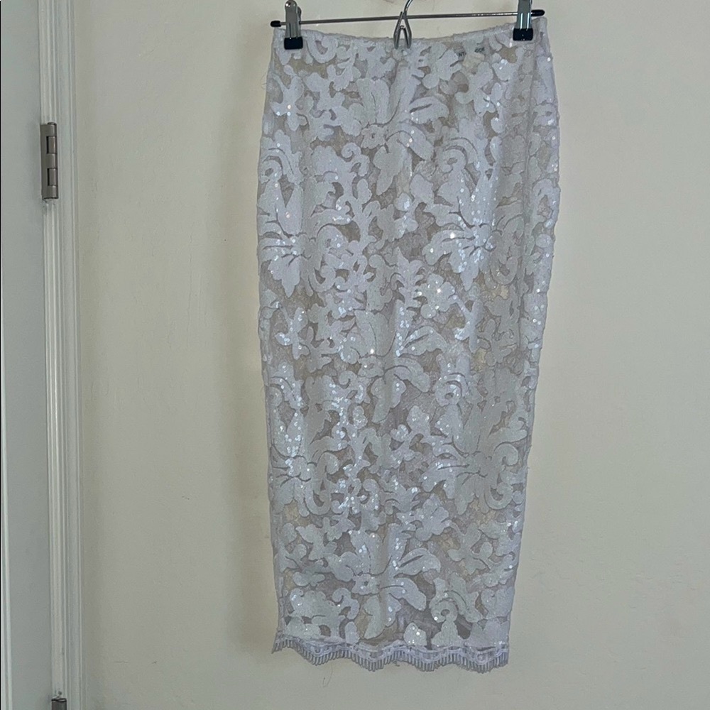 Elegant White Lace Skirt
